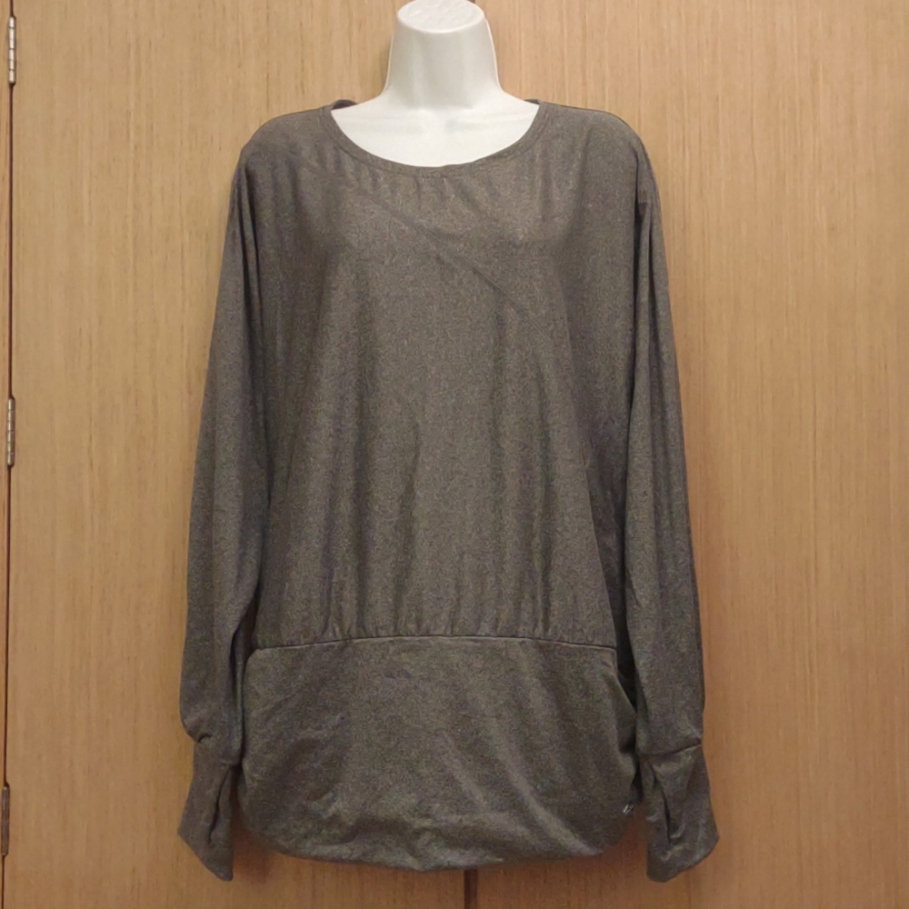 +SZ NWT LS Grey Top SZ 2X By Tahari Sport
